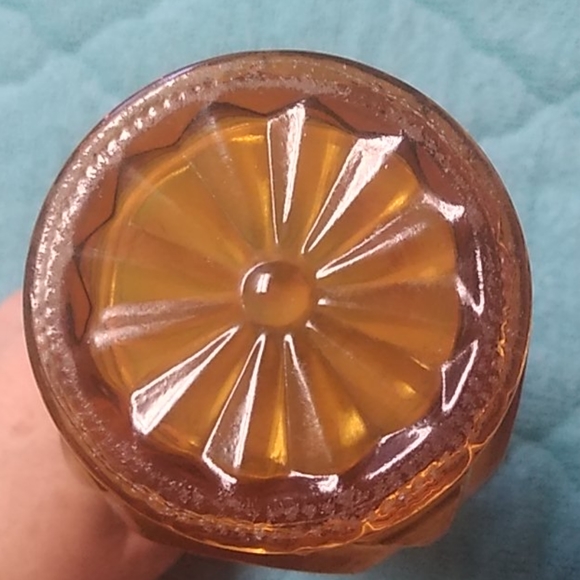 Oil/Vinegar Vintage Decanter - Picture 5 of 7